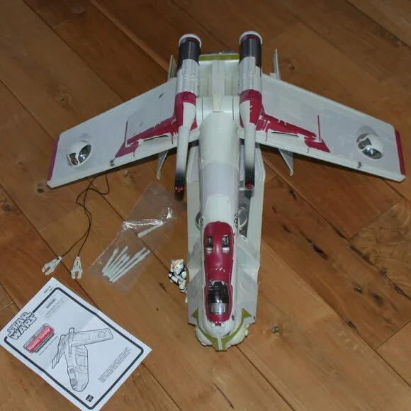 Star Wars Attack of the Clones Republic Gunship - Picture 2 of 13